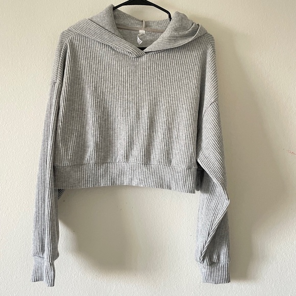 ALO Yoga Sweaters - Alo Yoga Muse Hoodie Crop Grey Size XS